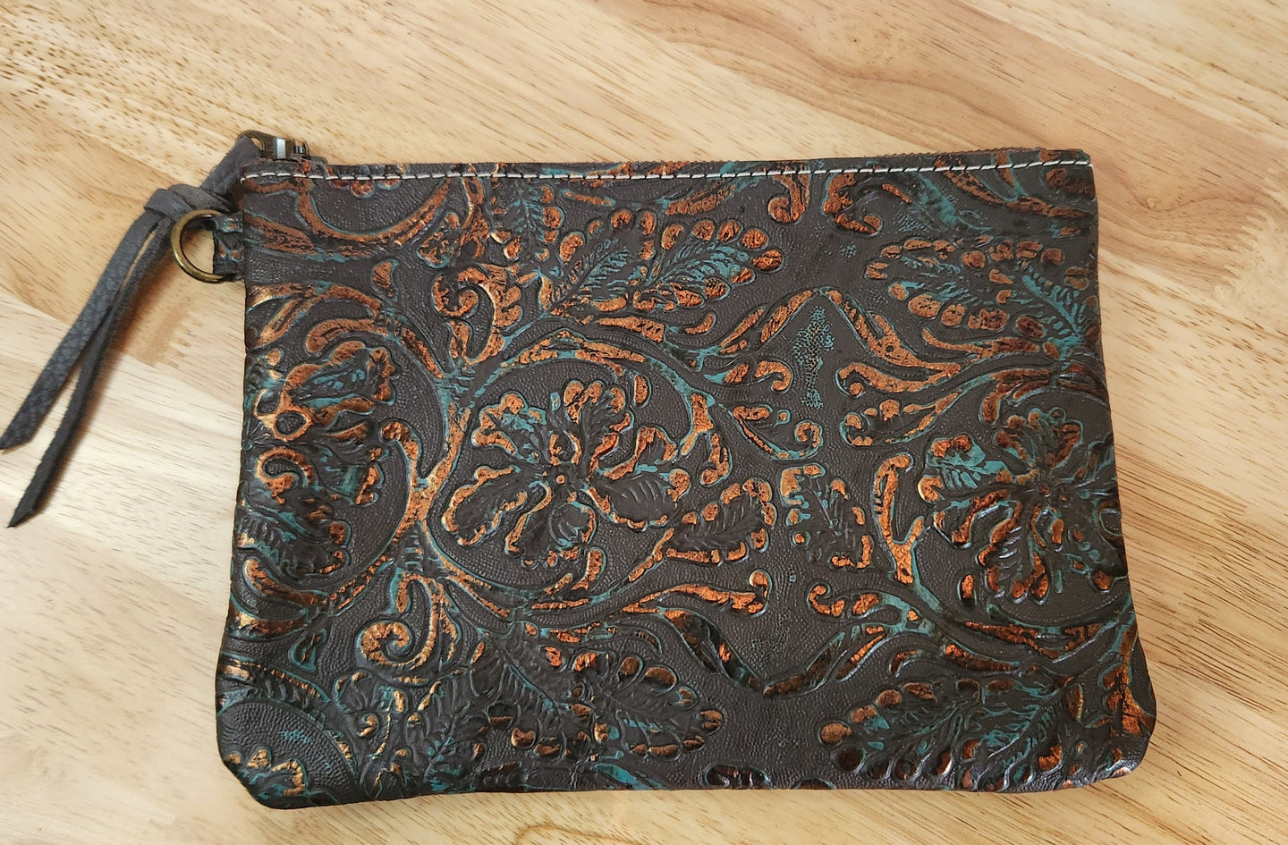 EMBOSSED LEATHER ZIPPER POUCH