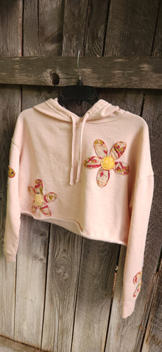 Sweatshirt/Cropped w/daisy applique  Med.  Peach