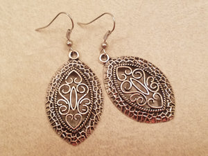 SILVER CARVED EARRINGS NO. 85