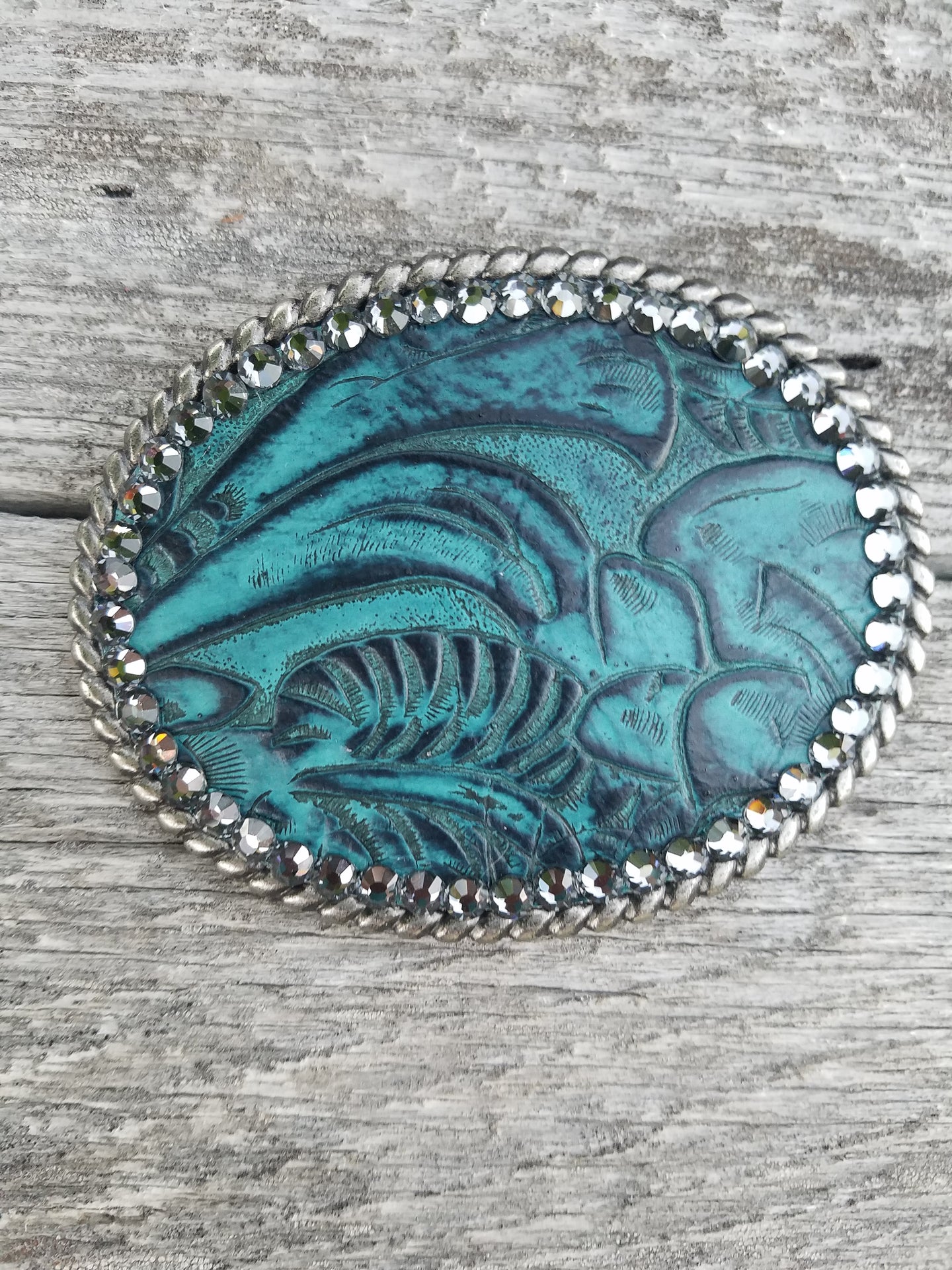 EMBOSSED LEATHER BELT BUCKLE WITH RHINESTONES