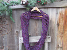 INFINITY CROCHET SCARF