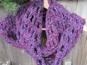 INFINITY CROCHET SCARF